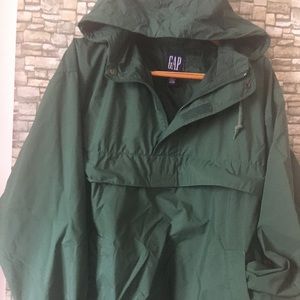 Gap pullover rain jacket with large pouch